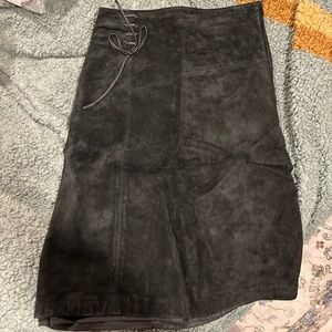 Black danier suede skirt